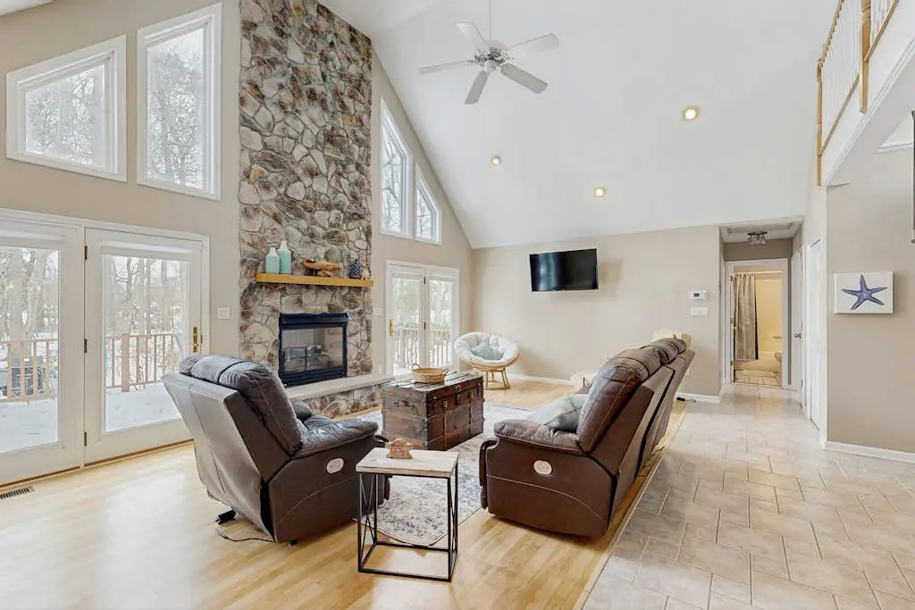 Salt Pond - 702 Fox Tail Dr