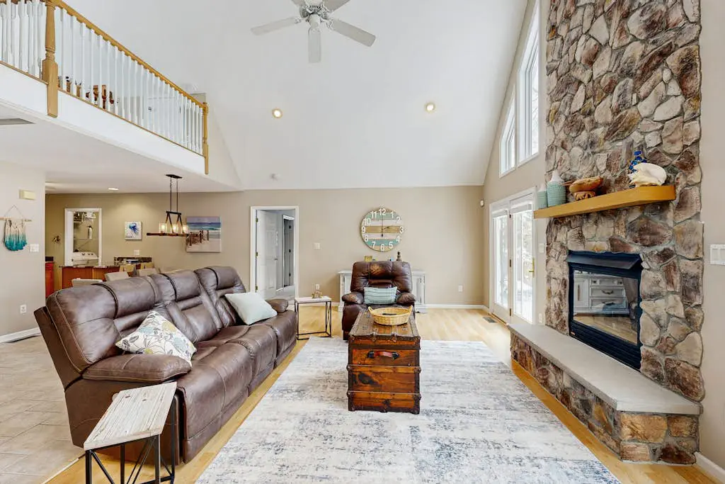 Salt Pond - 702 Fox Tail Dr