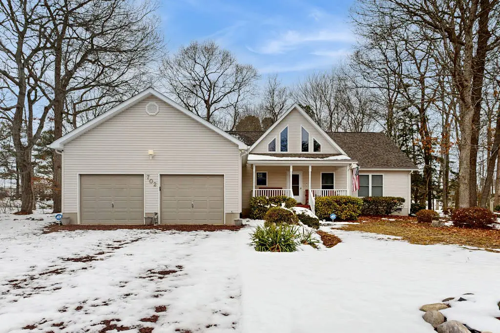 Salt Pond - 702 Fox Tail Dr