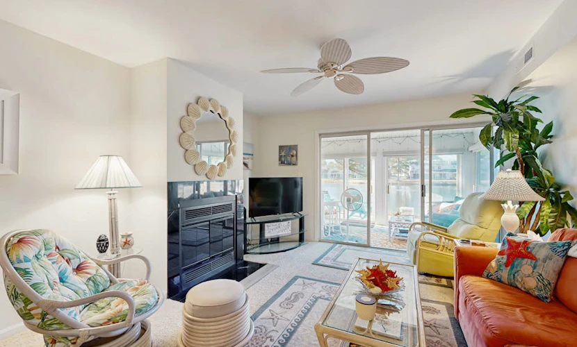 Mallard Lakes condo w/community pool, hot tub, tennis & basketball court