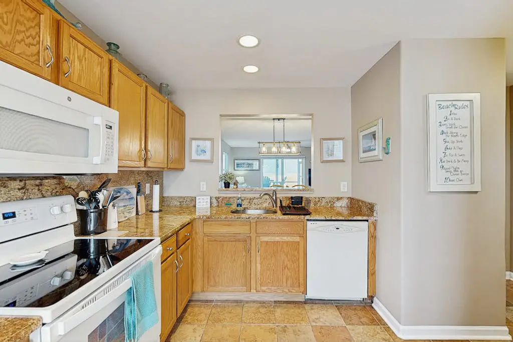 Bethany Bay - 30406 Anderson Dr #101