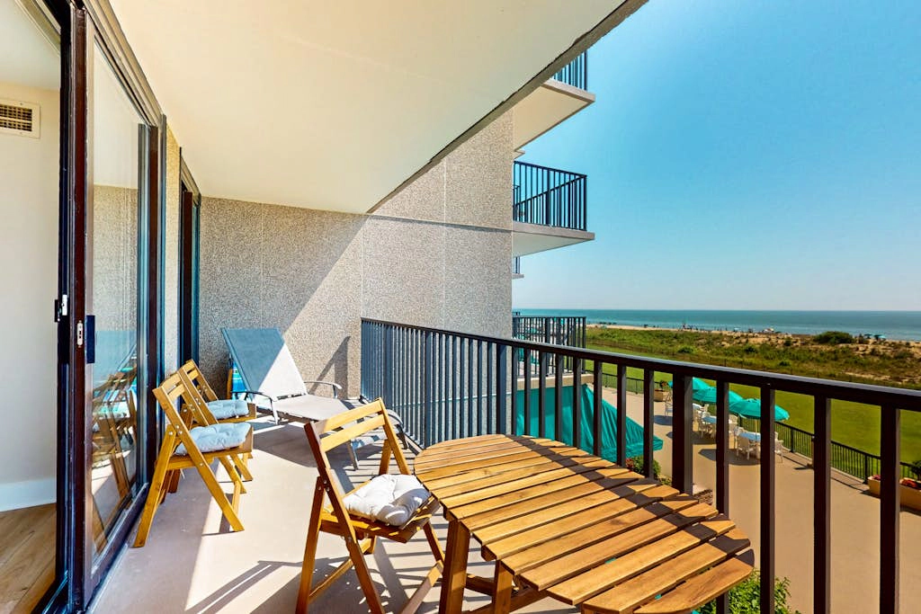 Sea Colony - 204 N Edgewater