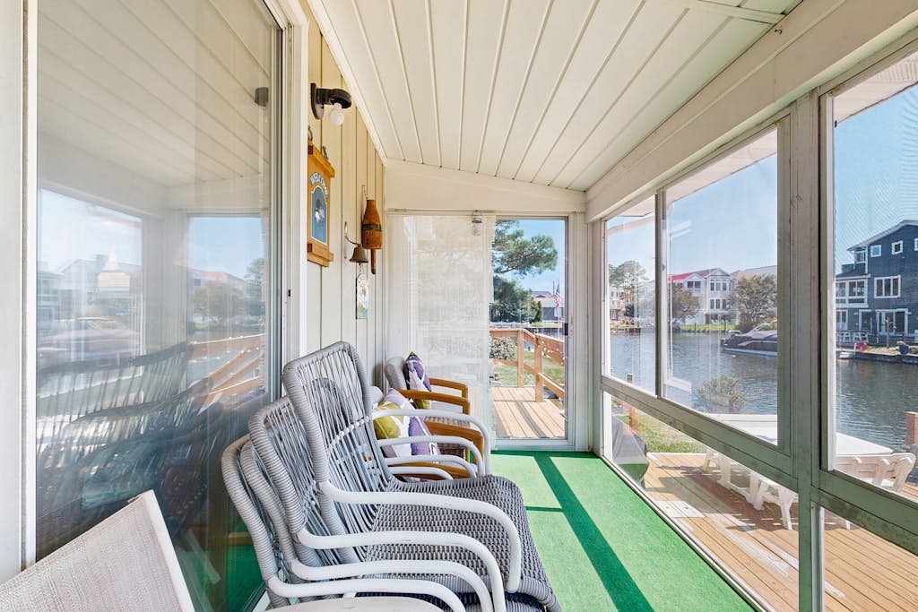 Town of South Bethany Bay Front house w/boat dock, deck, grill