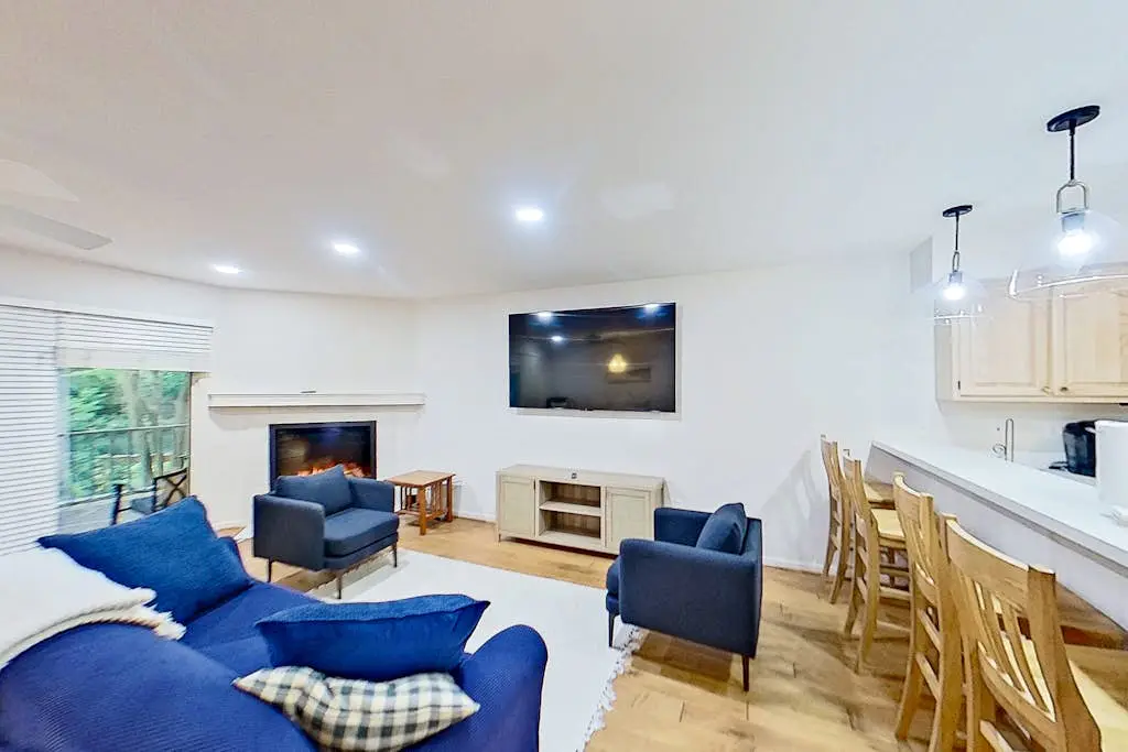 Salt Pond - 38435 Mainsail Dr #9