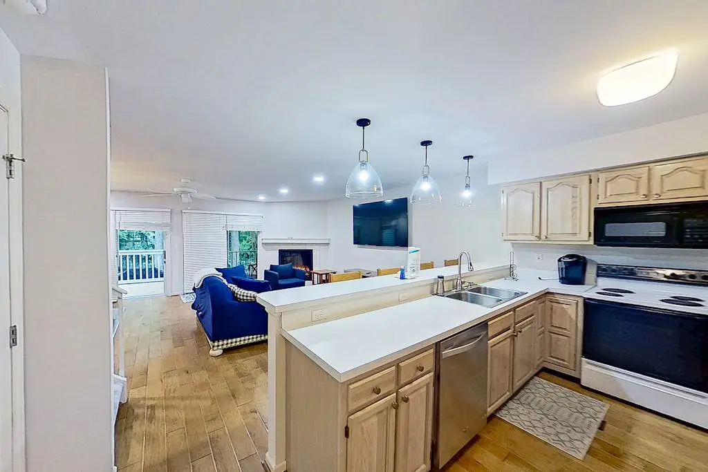 Salt Pond - 38435 Mainsail Dr #9