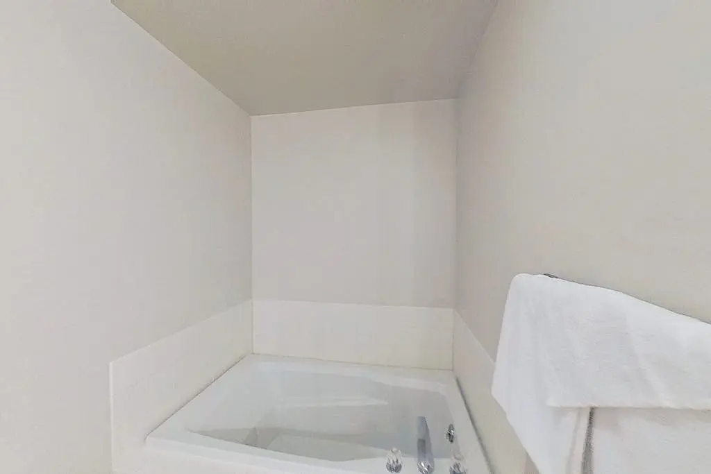 Salt Pond - 38435 Mainsail Dr #9