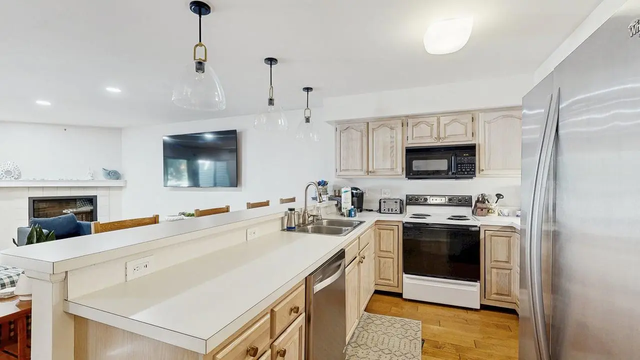 Salt Pond - 38435 Mainsail Dr #9