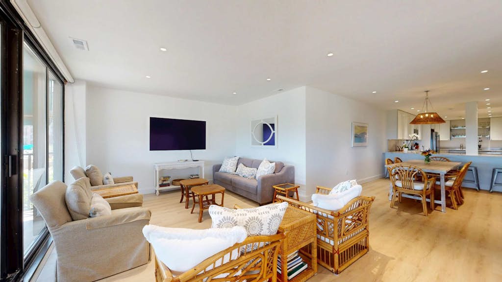 Sea Colony lanai condo with pools, tennis/pickle ball courts, fitness center