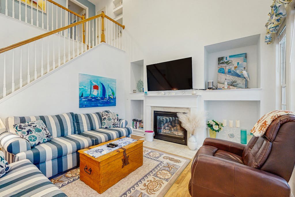 Bear Trap Dunes townhouse w/shared pool, tennis, fitness center, on-site golf