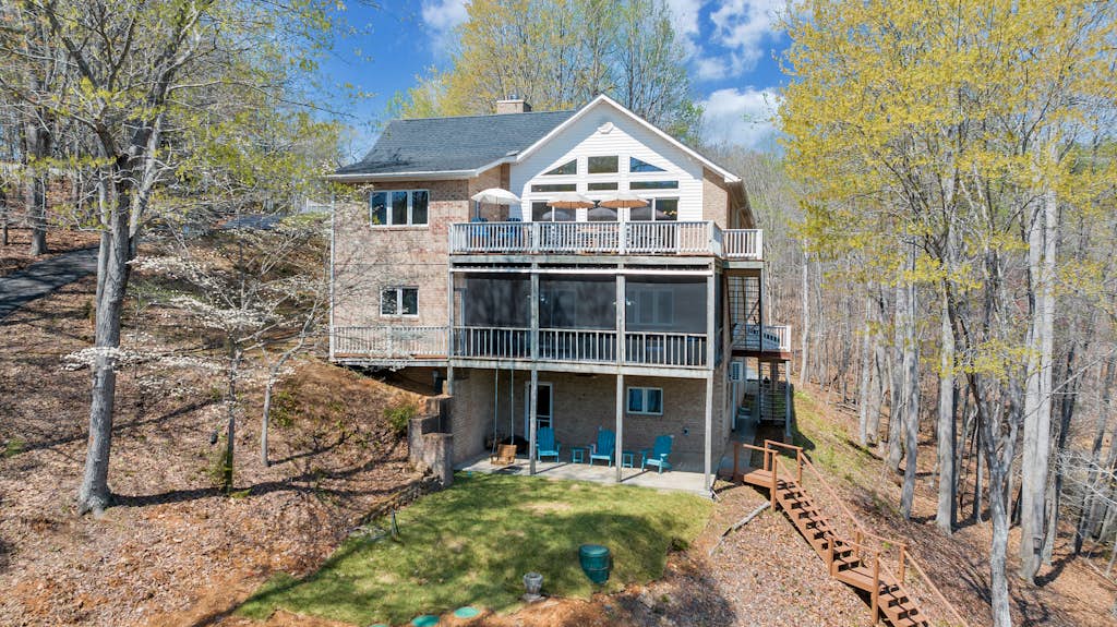 Heron's Cove - Pet friendly, Private Dock!