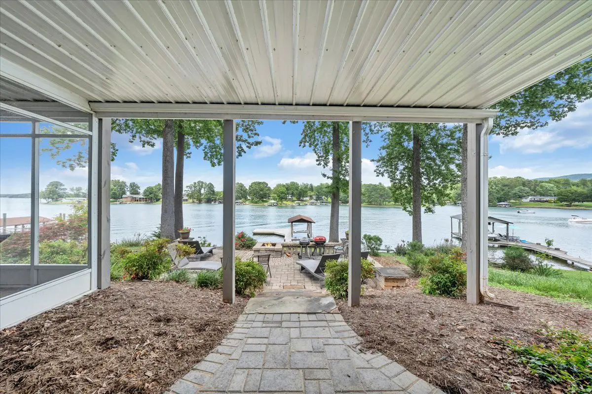 Cove Retreat