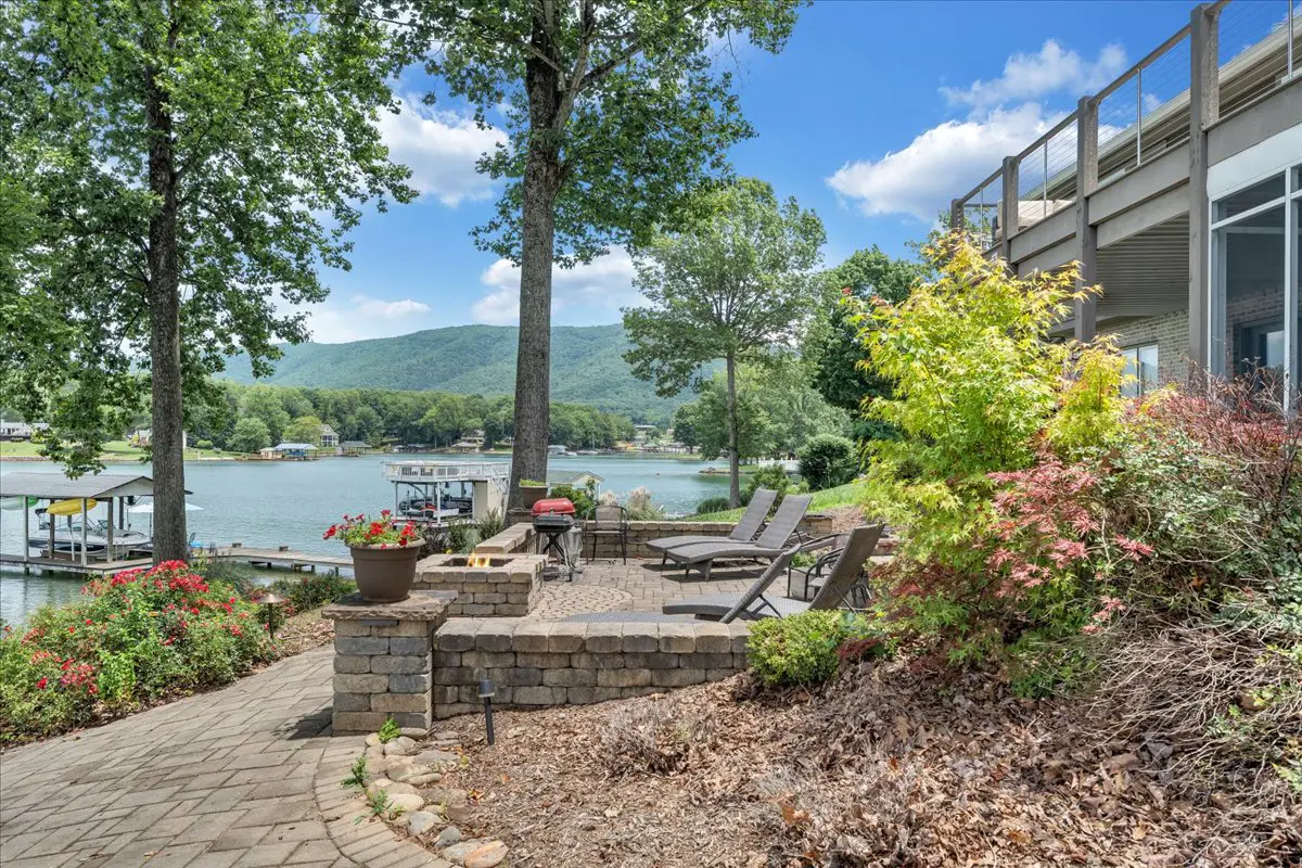 Cove Retreat
