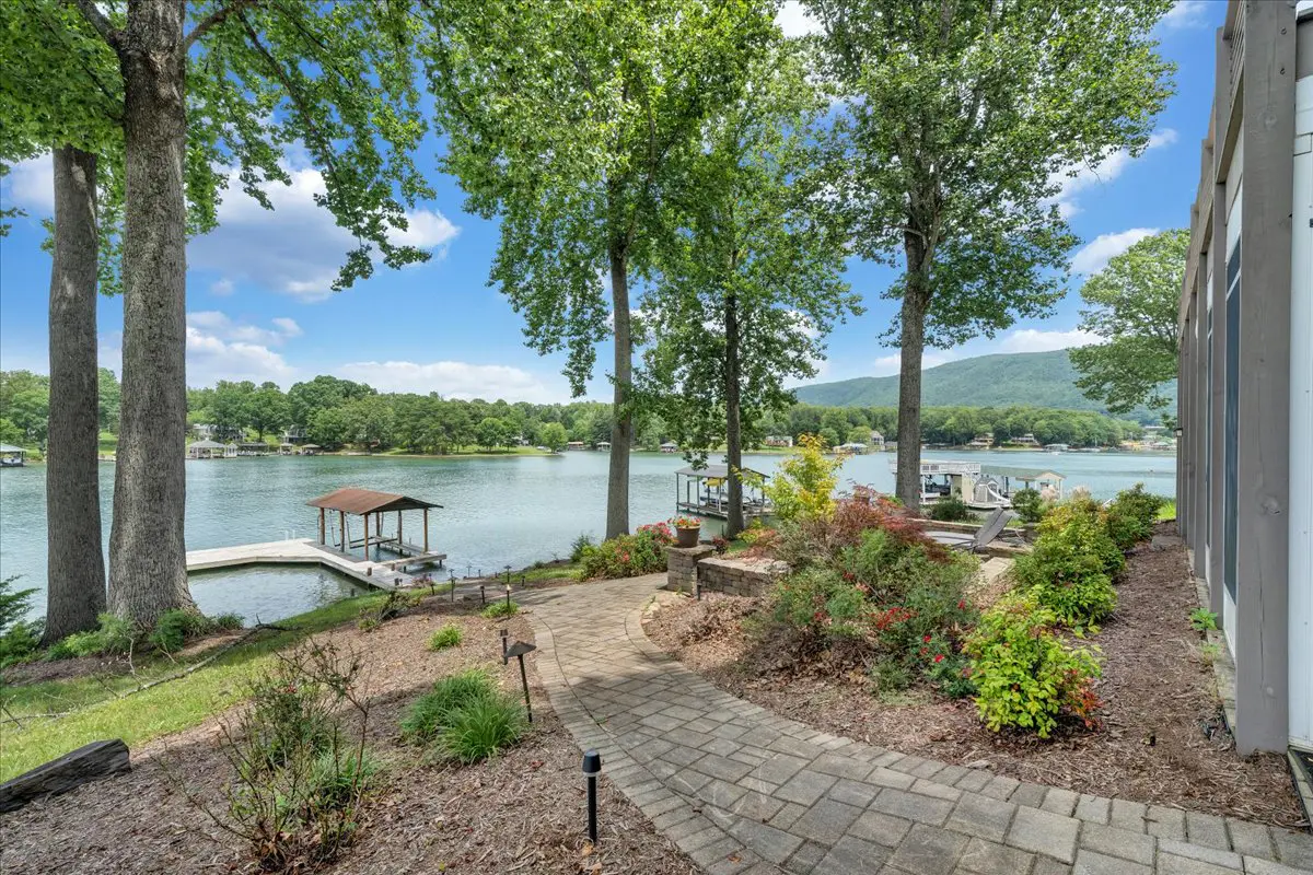 Cove Retreat