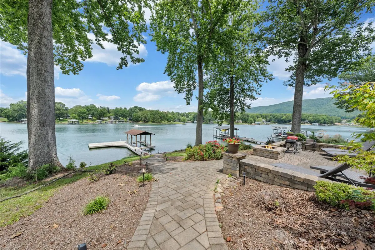 Cove Retreat