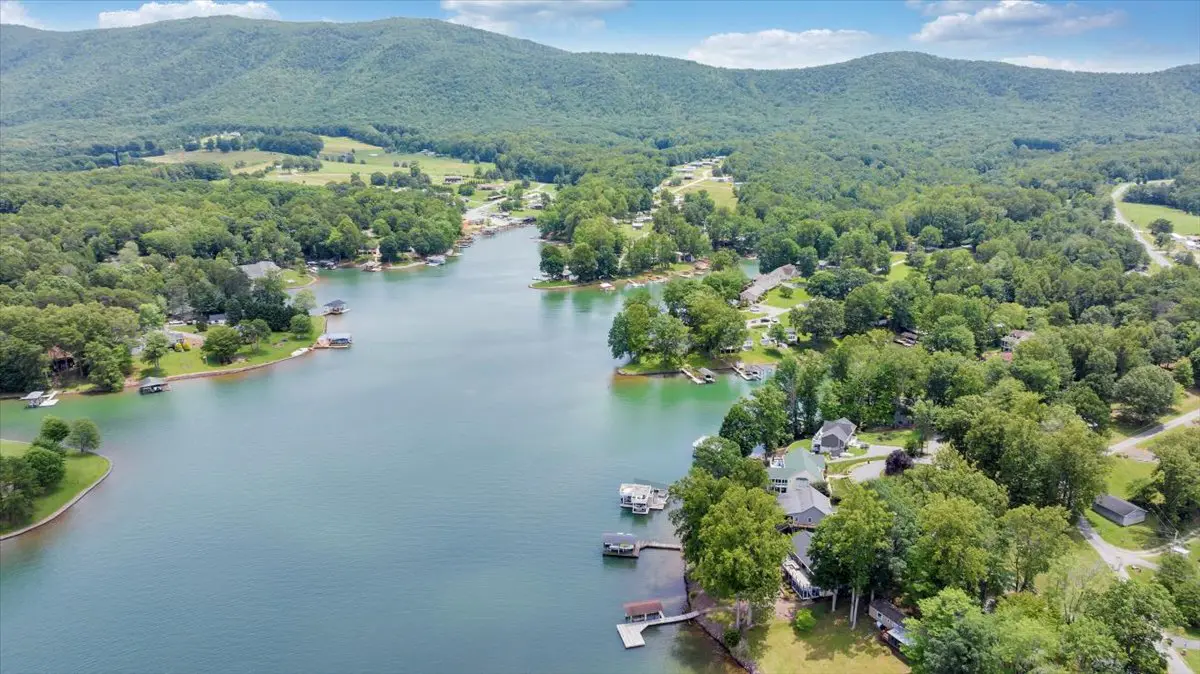 Cove Retreat