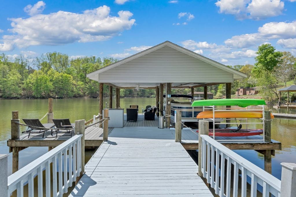 Ripple in Still Water - 5 bedroom with private dock!