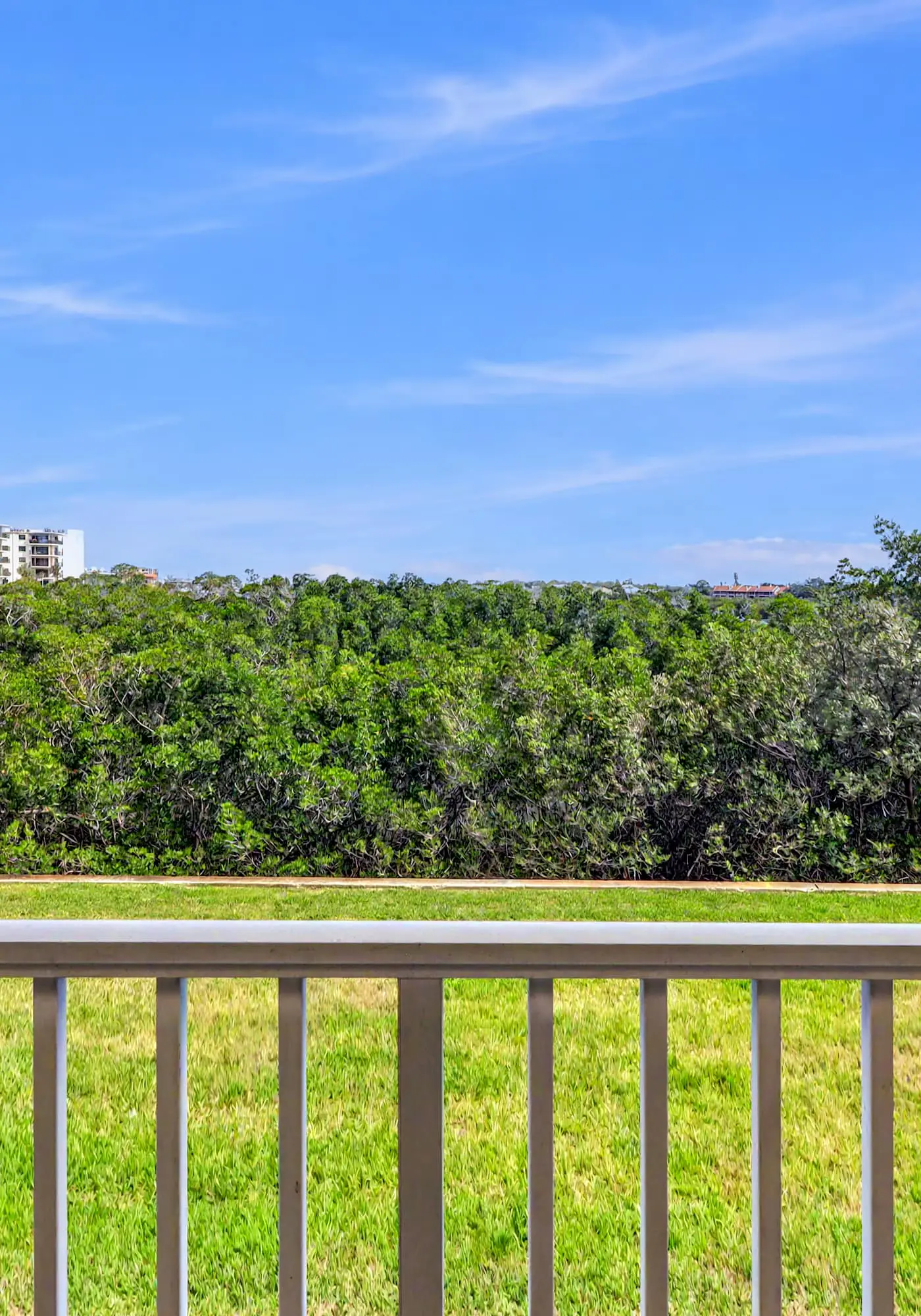 Waterfront Amenities, Walkable Dining & Gulf Beaches Nearby
