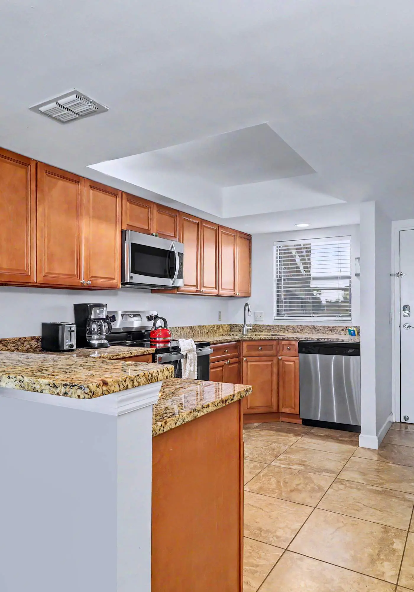 Waterfront Amenities, Walkable Dining & Gulf Beaches Nearby