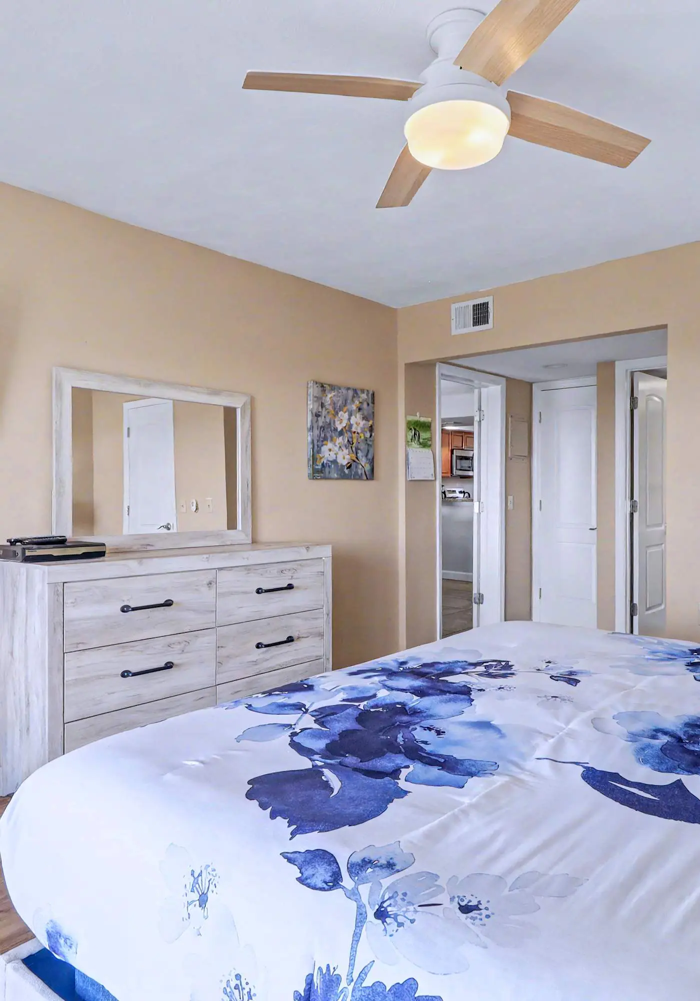 Waterfront Amenities, Walkable Dining & Gulf Beaches Nearby