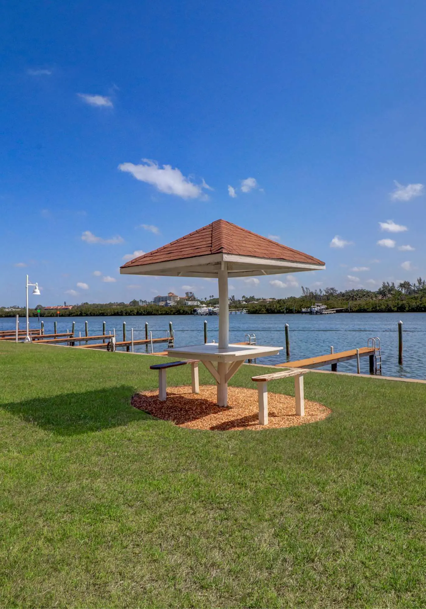 Waterfront Amenities, Walkable Dining & Gulf Beaches Nearby