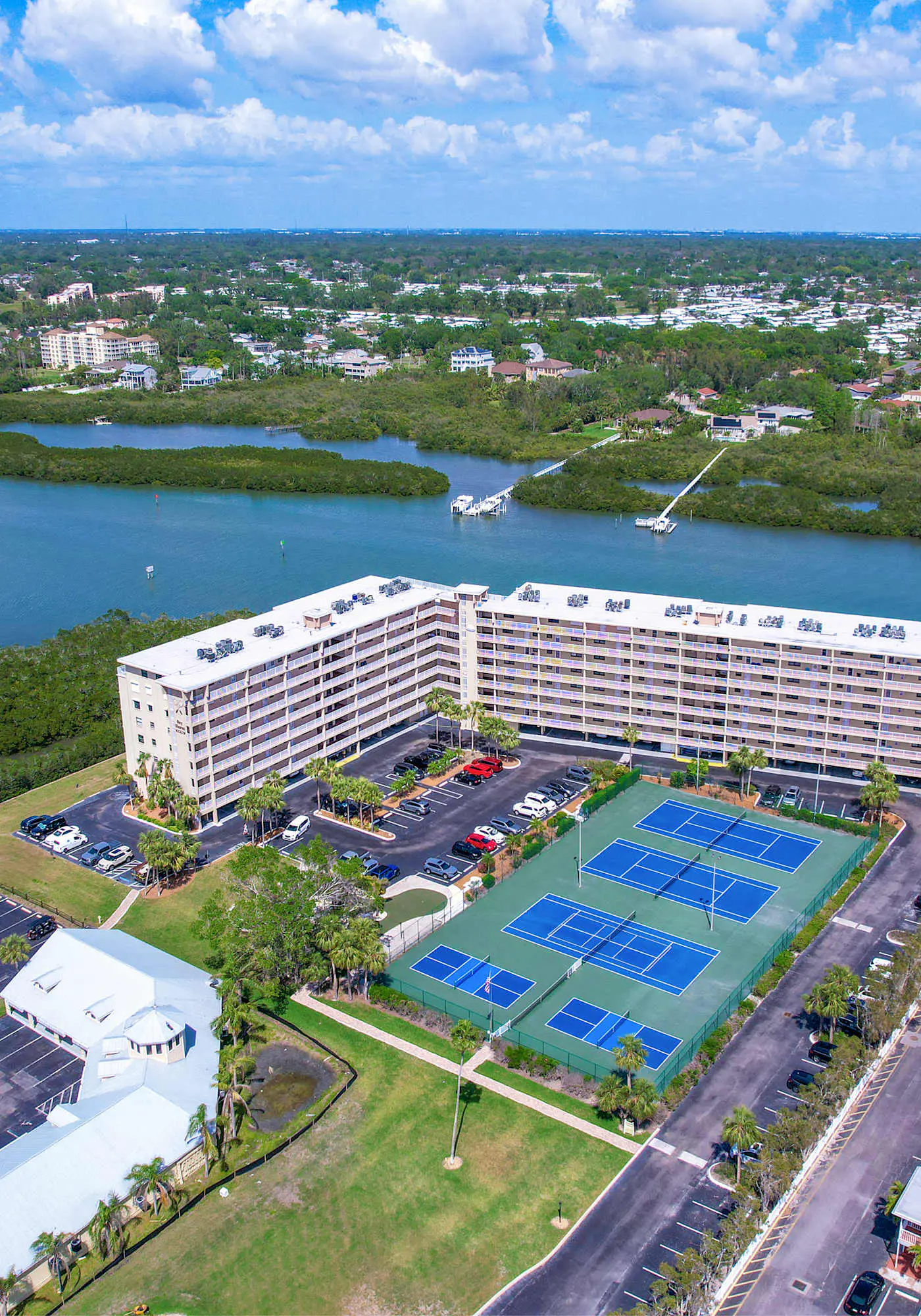 Waterfront Amenities, Walkable Dining & Gulf Beaches Nearby