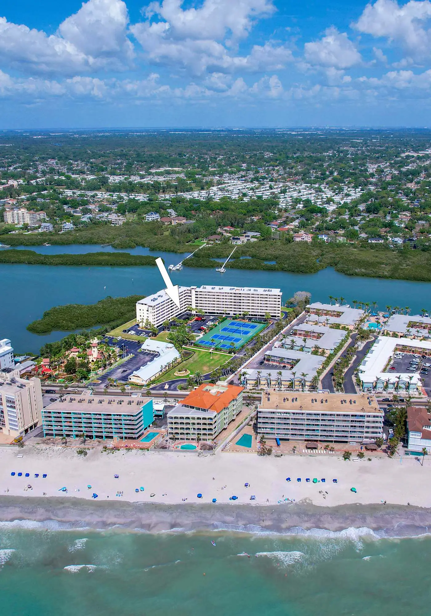 Waterfront Amenities, Walkable Dining & Gulf Beaches Nearby
