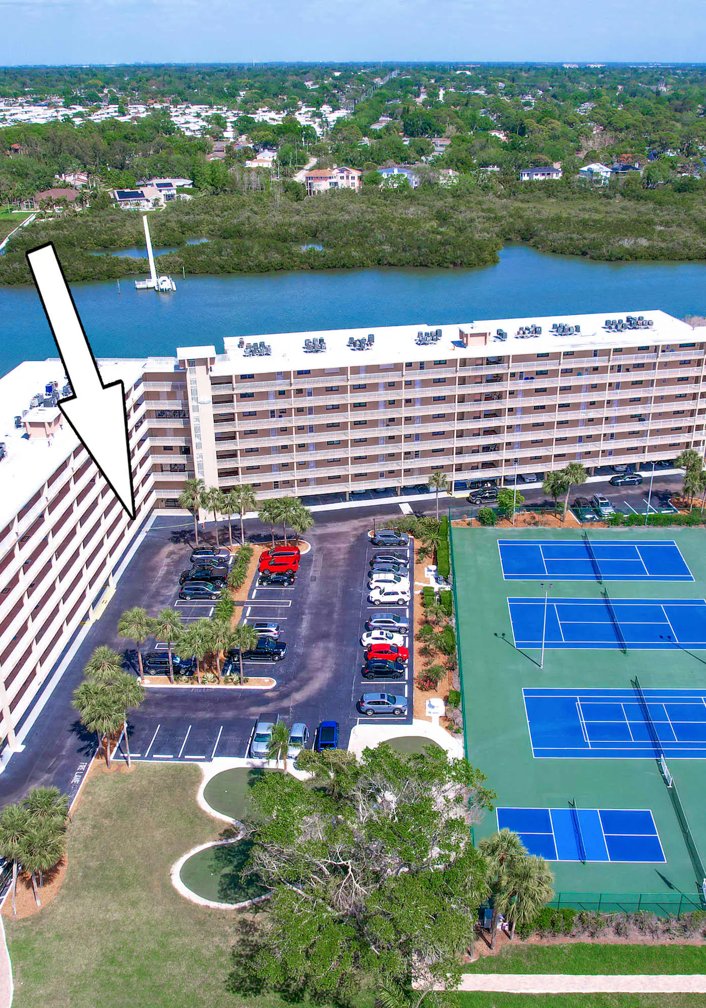Waterfront Amenities, Walkable Dining & Gulf Beaches Nearby