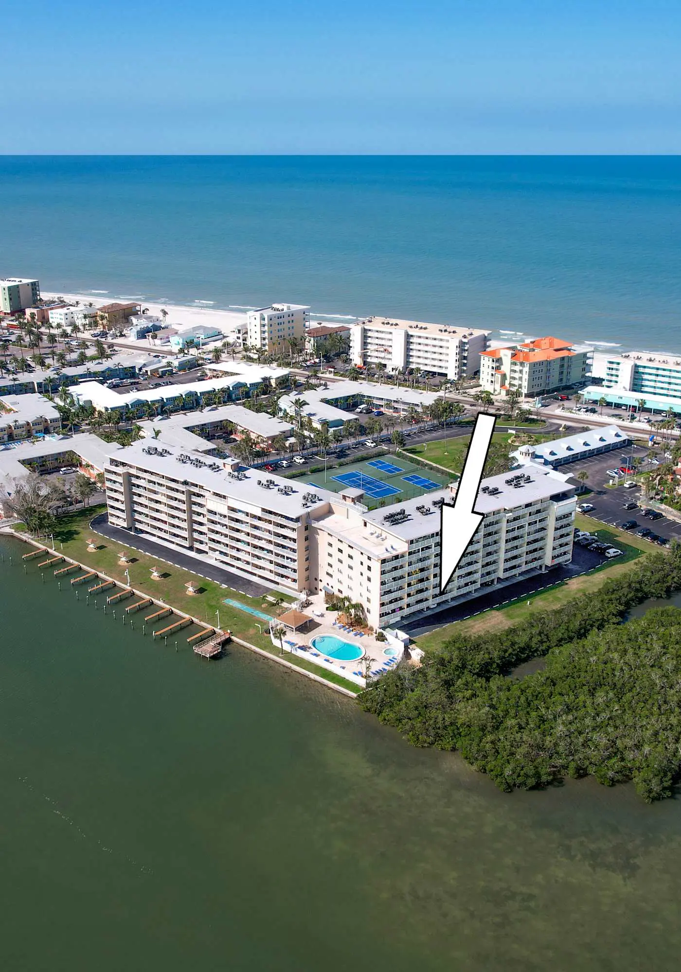 Waterfront Amenities, Walkable Dining & Gulf Beaches Nearby