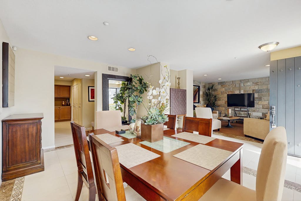 Casa Gregario - Beautiful Condo in Spanish Walk Neighborhood