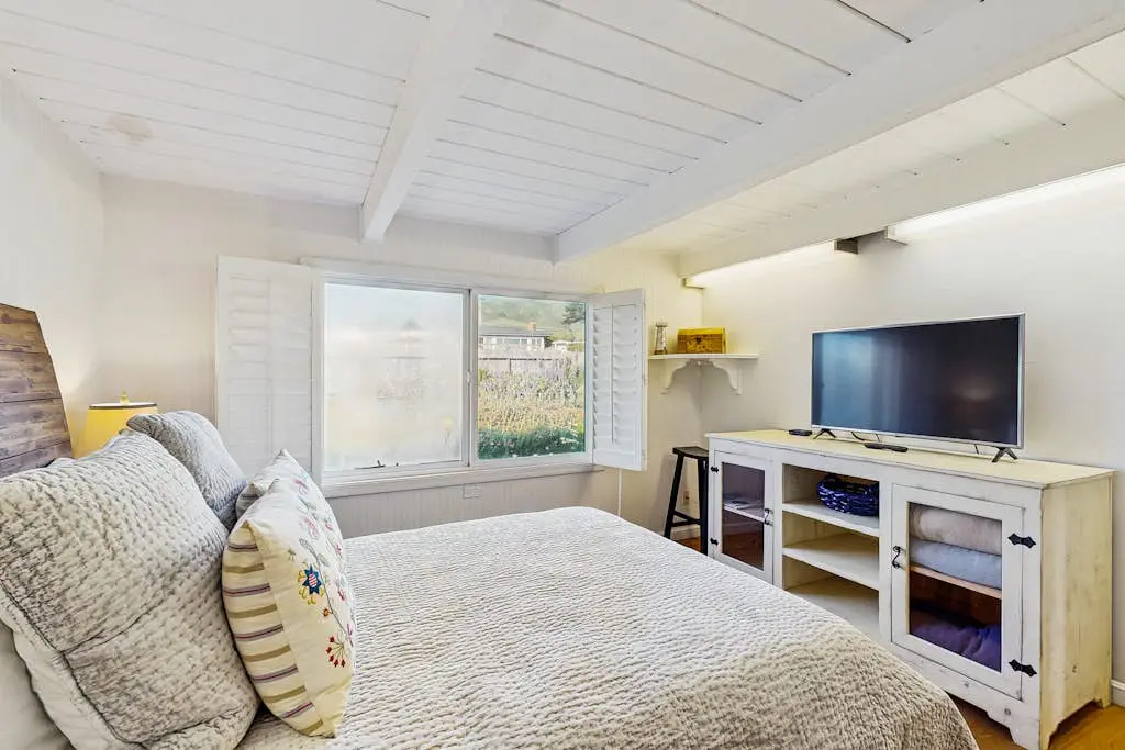 Oceanfront Dog-Friendly Cottage, Bodega Bay