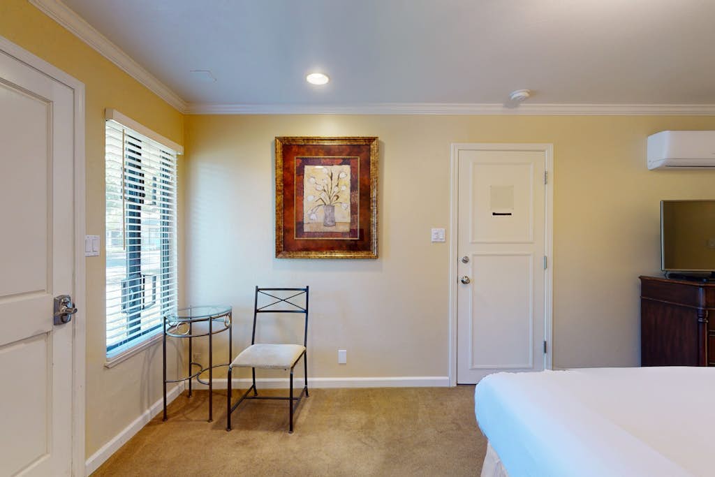 Silverado Resort and Spa 375 - Napa Silverado Upscale Studio Steps from Market with Pool Access