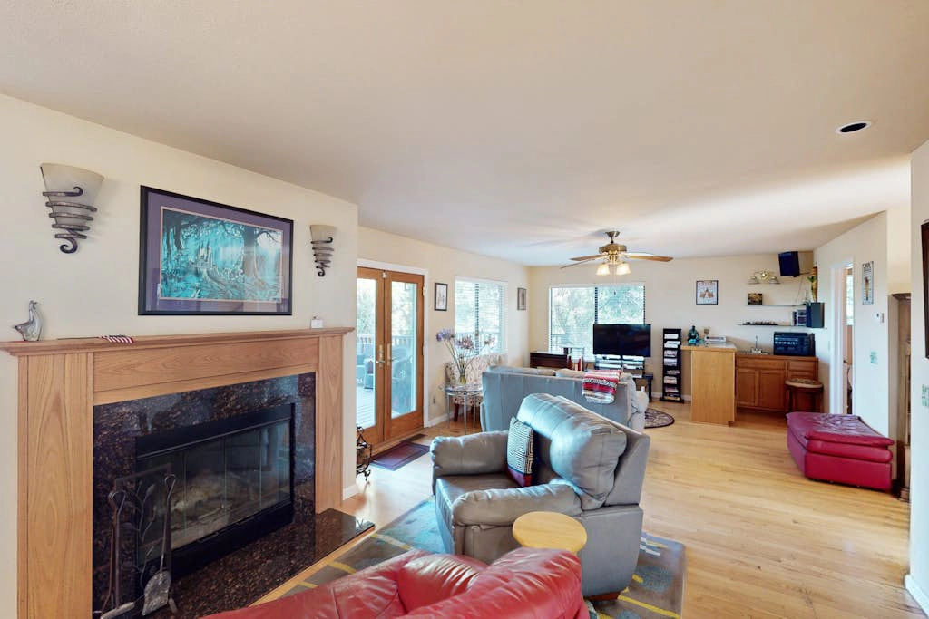Highland Oasis - Cloverdale Hillside Lodge on 7 Wooded Acres