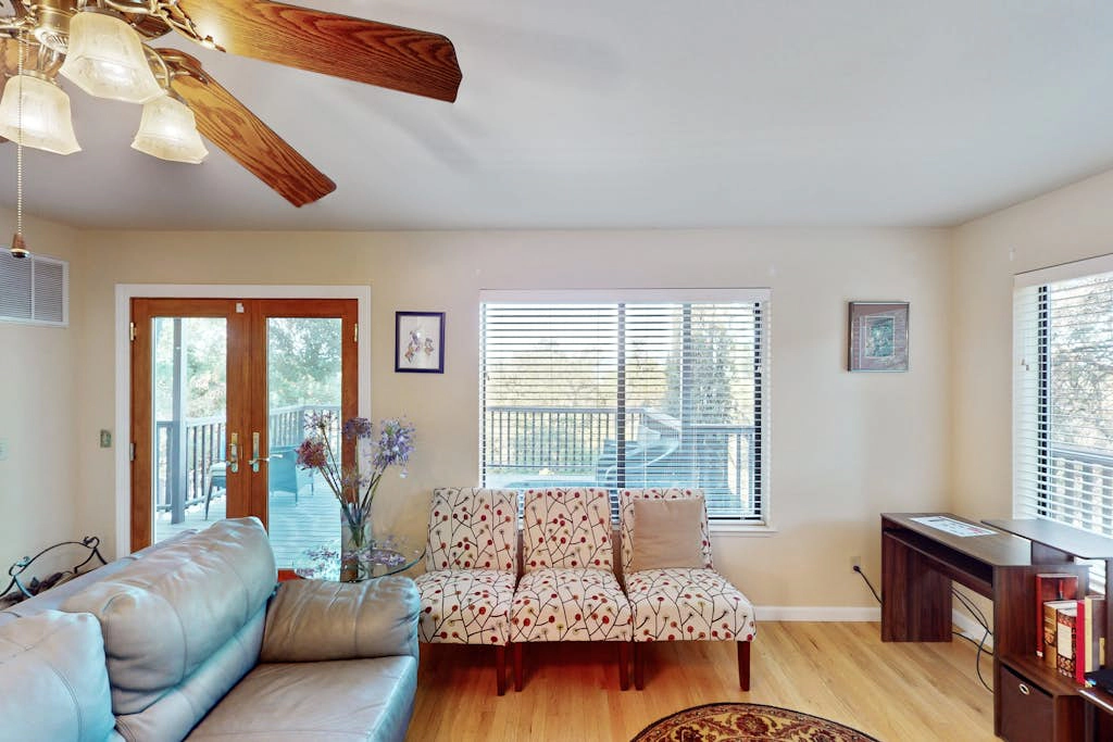 Highland Oasis - Cloverdale Hillside Lodge on 7 Wooded Acres