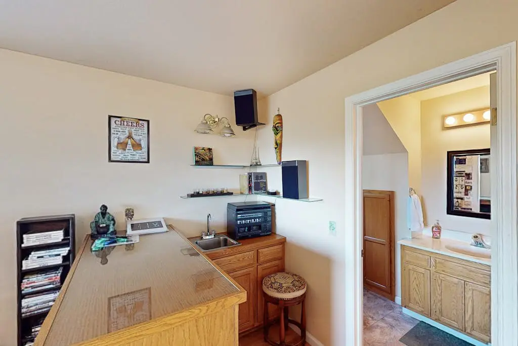 Highland Oasis - Cloverdale Hillside Lodge on 7 Wooded Acres