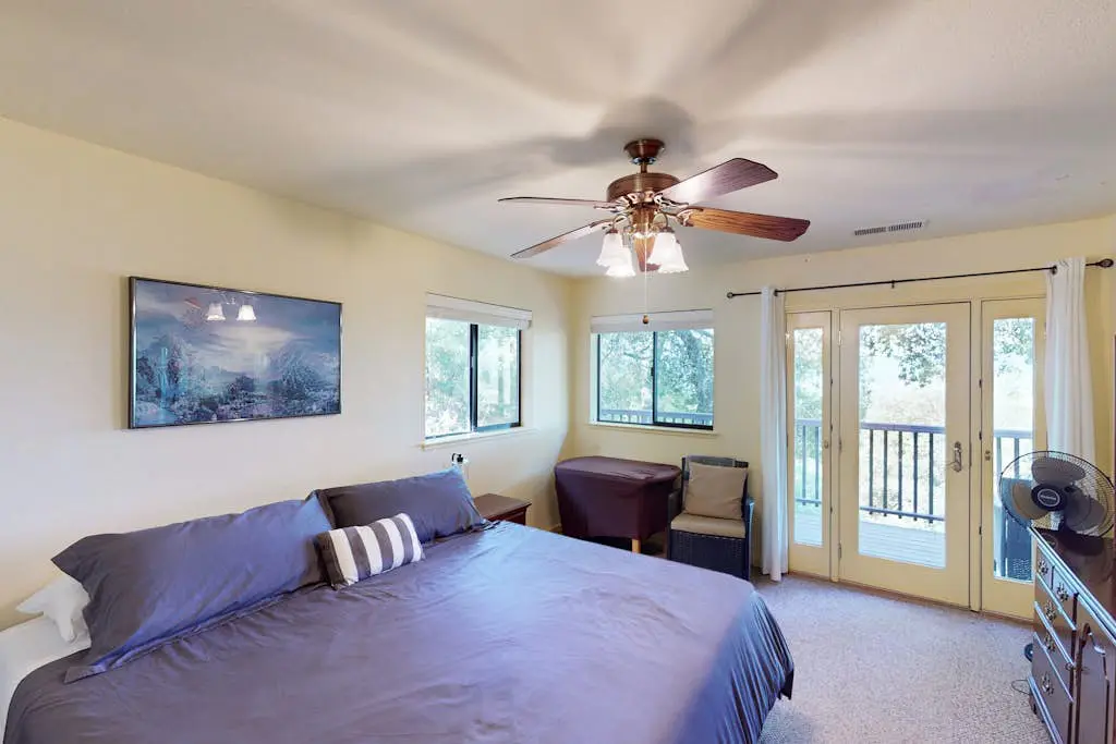 Highland Oasis - Cloverdale Hillside Lodge on 7 Wooded Acres