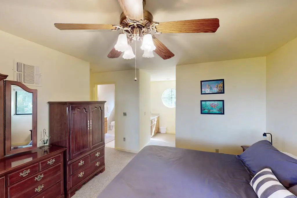 Highland Oasis - Cloverdale Hillside Lodge on 7 Wooded Acres