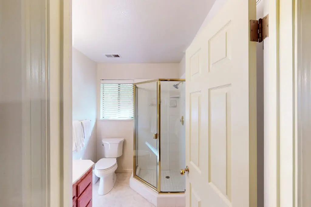 Highland Oasis - Cloverdale Hillside Lodge on 7 Wooded Acres