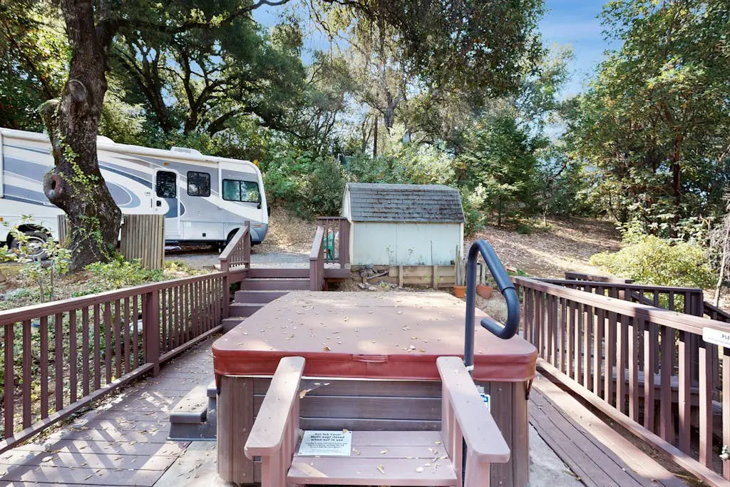 Highland Oasis - Cloverdale Hillside Lodge on 7 Wooded Acres