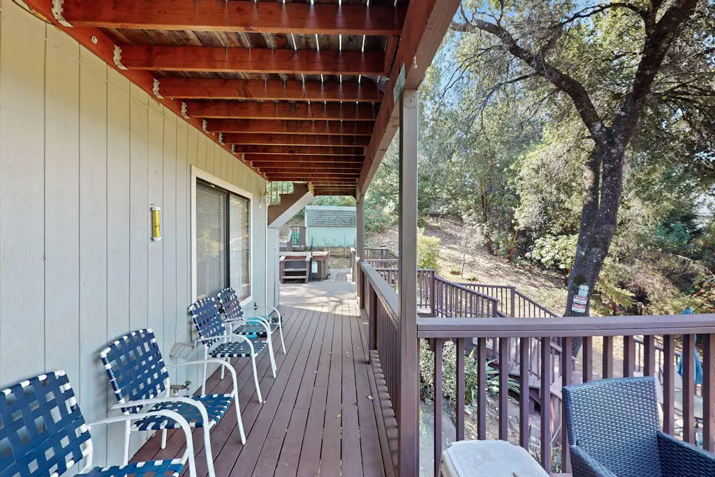 Highland Oasis - Cloverdale Hillside Lodge on 7 Wooded Acres