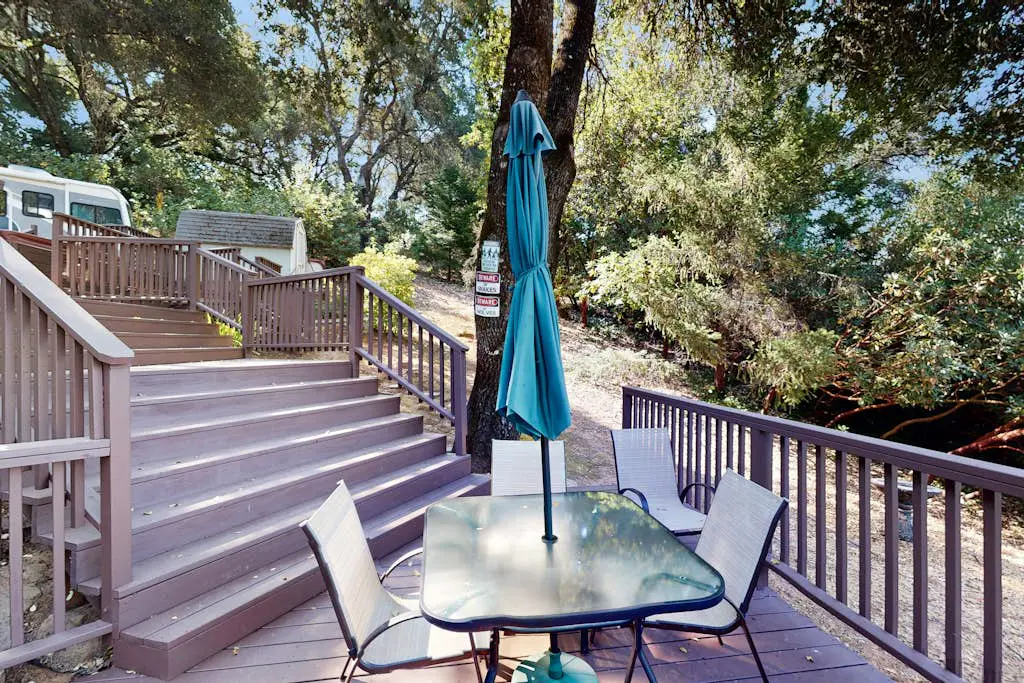 Highland Oasis - Cloverdale Hillside Lodge on 7 Wooded Acres