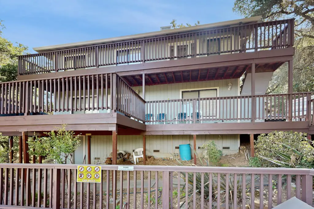 Highland Oasis - Cloverdale Hillside Lodge on 7 Wooded Acres