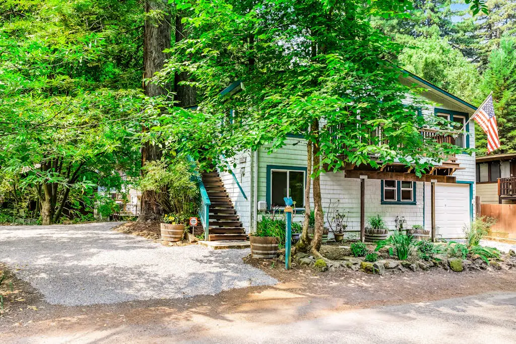 Guerneville Dog-Friendly Redwood Retreat with Deck