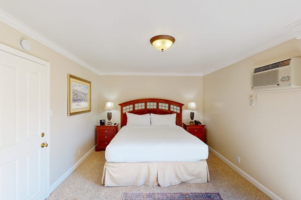 Napa Silverado Resort Studio with Golf Course & Atlas Peak Views