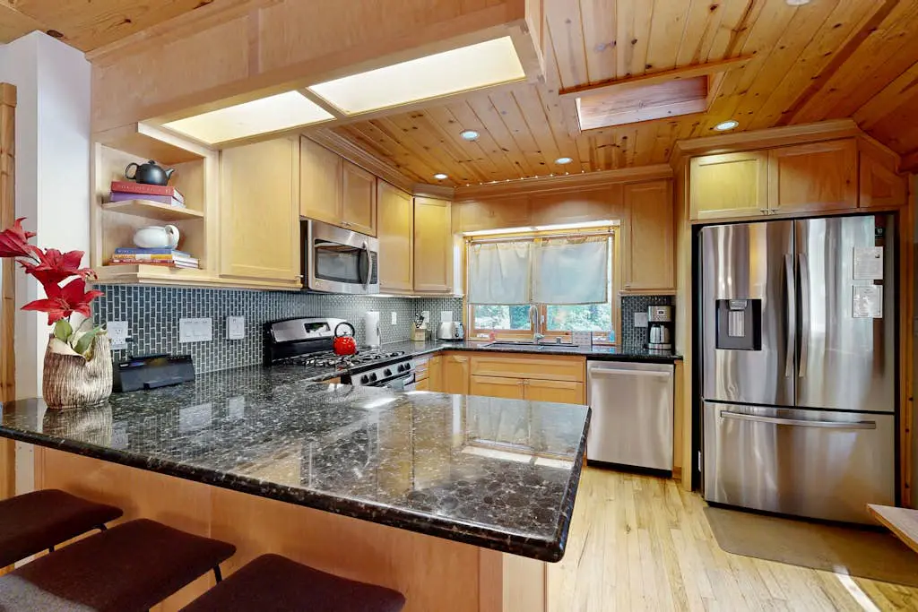 Monte Rio Dream - Dog-Friendly Redwood Cabin with Hot Tub and Deck