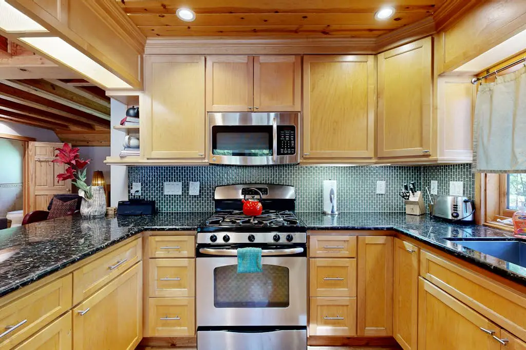 Monte Rio Dream - Dog-Friendly Redwood Cabin with Hot Tub and Deck