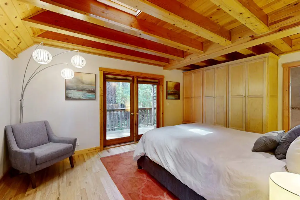 Monte Rio Dream - Dog-Friendly Redwood Cabin with Hot Tub and Deck