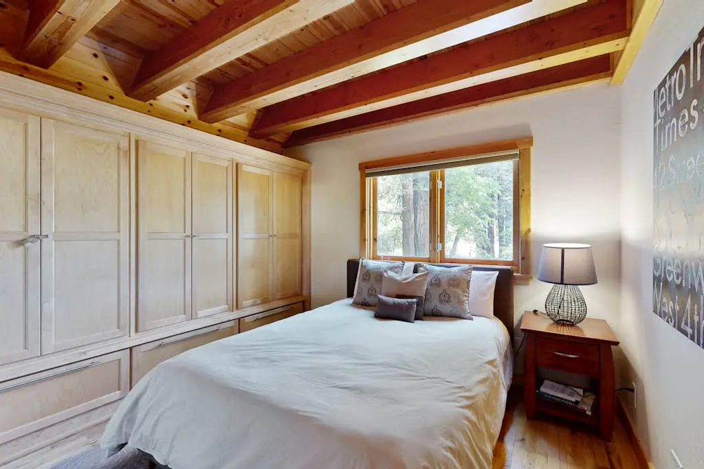 Monte Rio Dream - Dog-Friendly Redwood Cabin with Hot Tub and Deck
