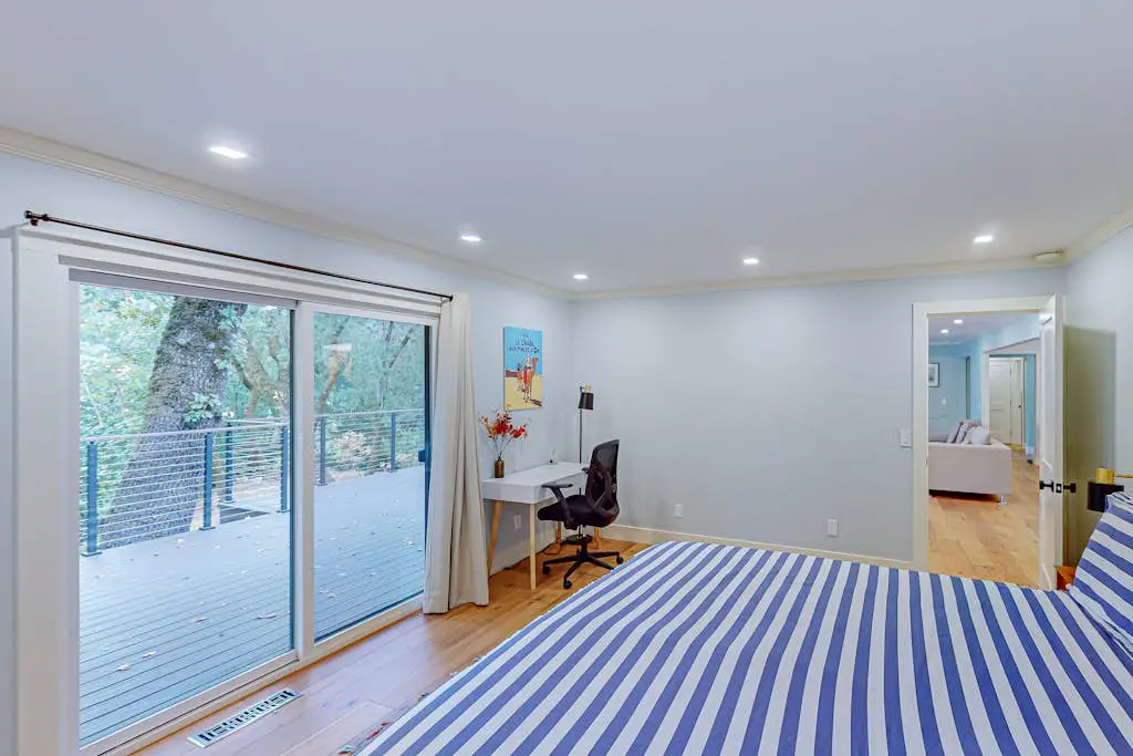 Glen Ellen Contemporary Forest Retreat with Private Hot Tub