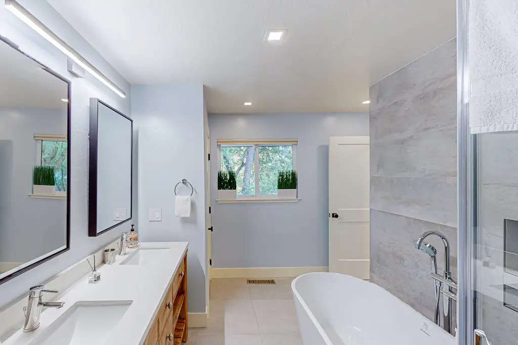 Glen Ellen Contemporary Forest Retreat with Private Hot Tub