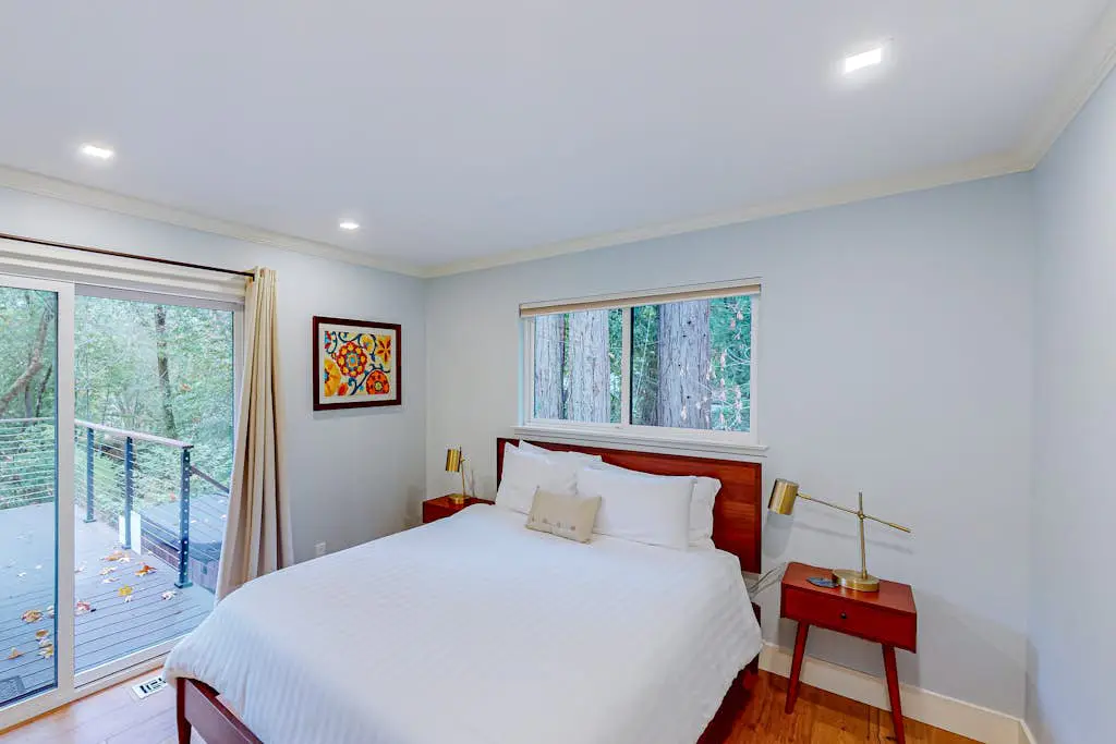 Glen Ellen Contemporary Forest Retreat with Private Hot Tub